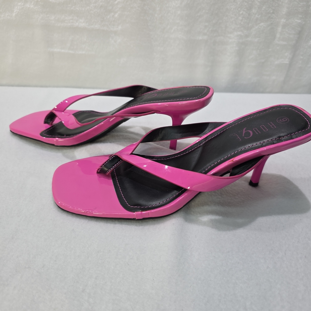 Rogue Hot Pink Patent Thong Style Kitten Slide Heels Size 9